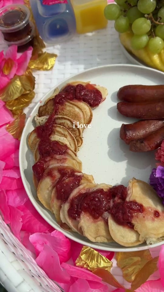 Post 7 by Catering & Floating Brunch HTX on TikTok (video)