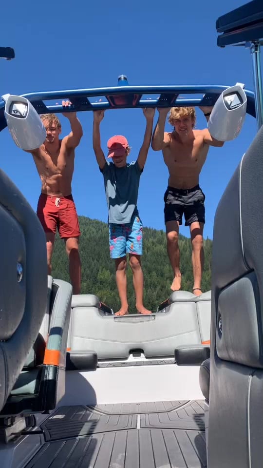 Post 7 by Moses Thiessen on TikTok (video)
