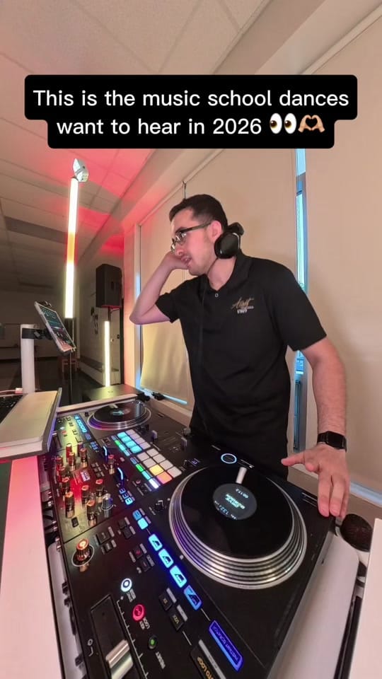 Post 1 by DJ Dave Gordon on TikTok (video)
