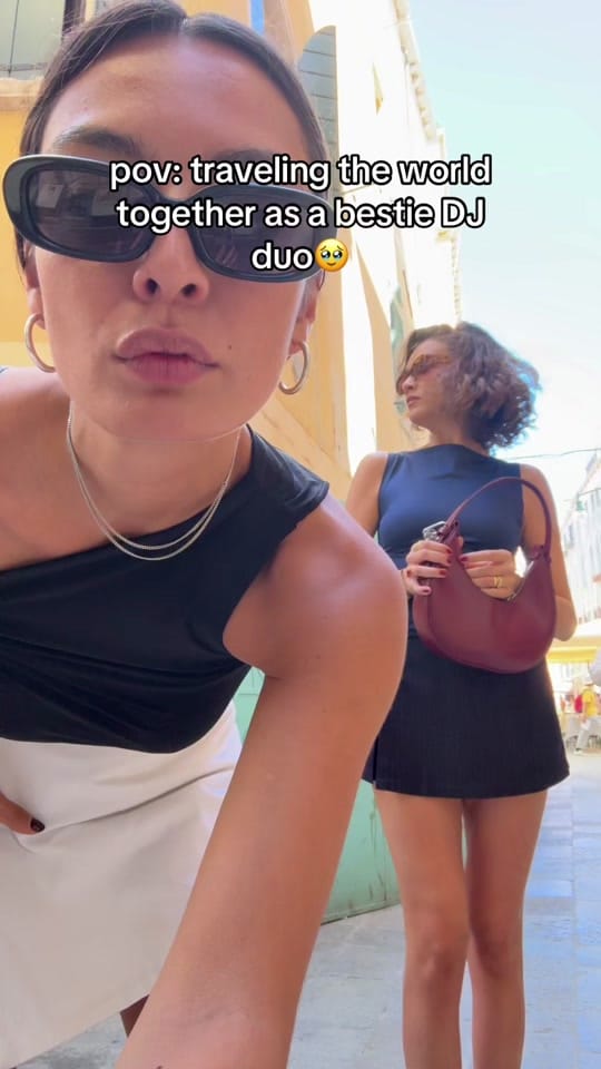Post 3 by Alyssa & Gia on TikTok (video)