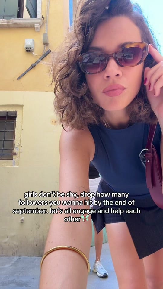 Post 4 by Alyssa & Gia on TikTok (video)