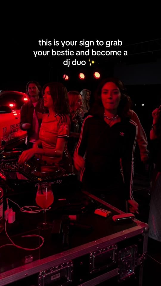 Post 6 by Alyssa & Gia on TikTok (video)