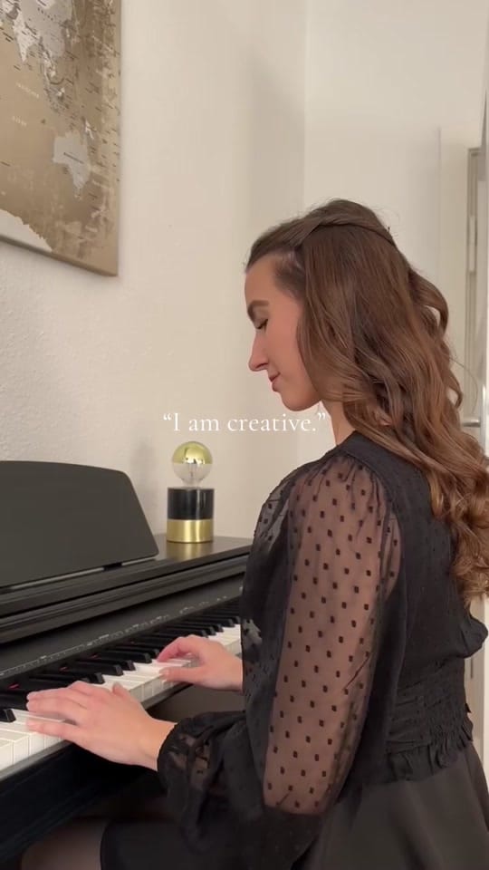 Post 5 by Annalina📚🎬🎭 on TikTok (video)