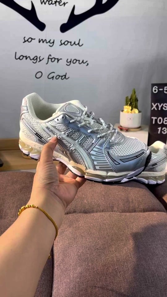 Post 2 by Alex Curated on TikTok (video)