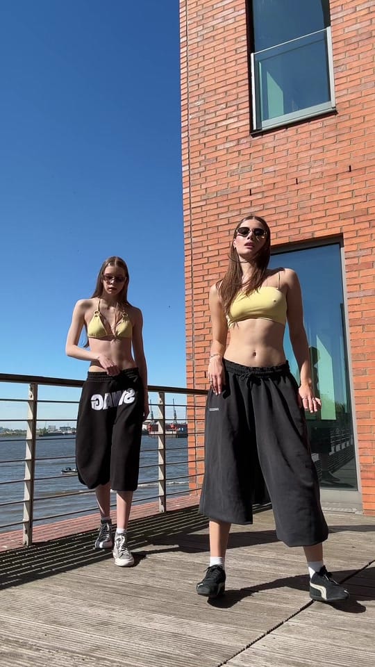 Post 5 by 𝐋𝐕𝐎𝐕𝐀 𝐃𝐈𝐀𝐍𝐀 on TikTok (video)