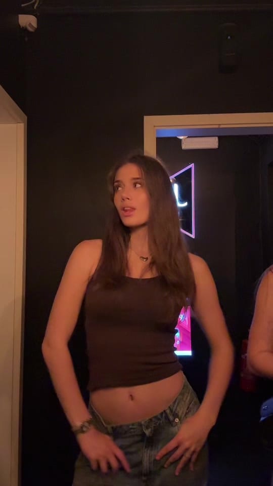 Post 4 by 𝐋𝐕𝐎𝐕𝐀 𝐃𝐈𝐀𝐍𝐀 on TikTok (video)