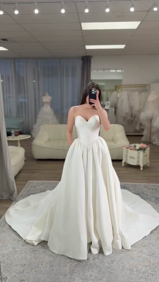 Post 2 by AlyonasBridal on TikTok (video)