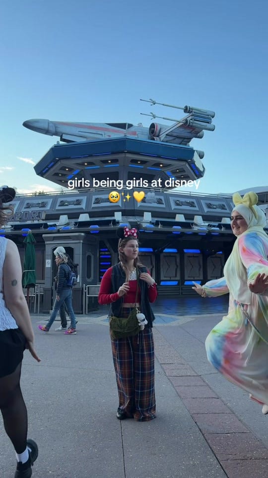 Post 2 by selin ♡ on TikTok (video)