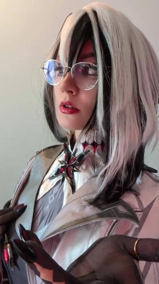 Post 2 by Mel on TikTok (video)