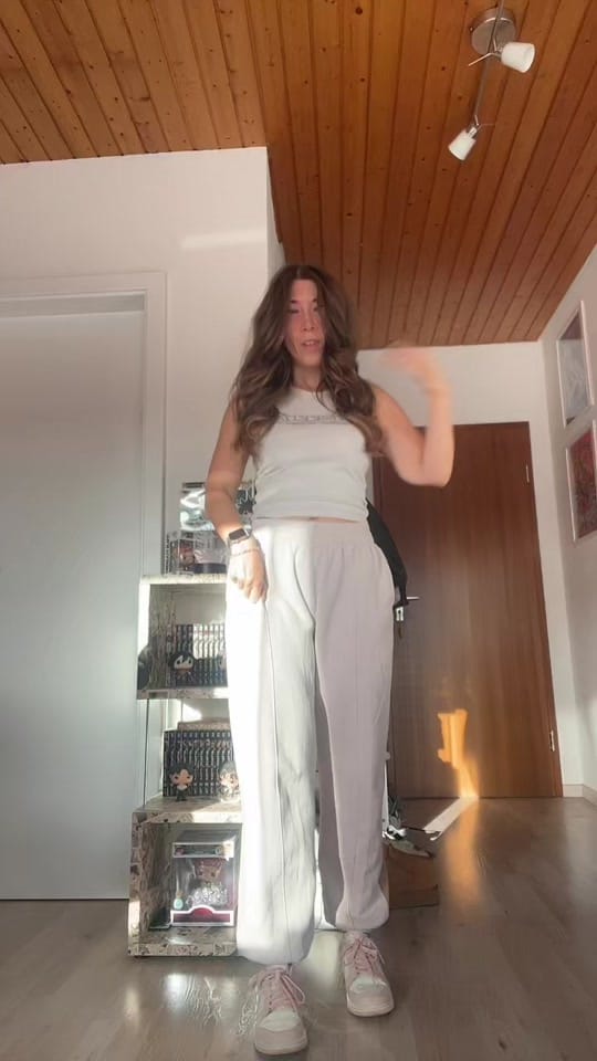 Post 9 by Becki 🎀 on TikTok (video)