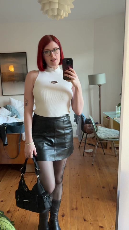 Post 1 by Lucy Huxley on TikTok (video)