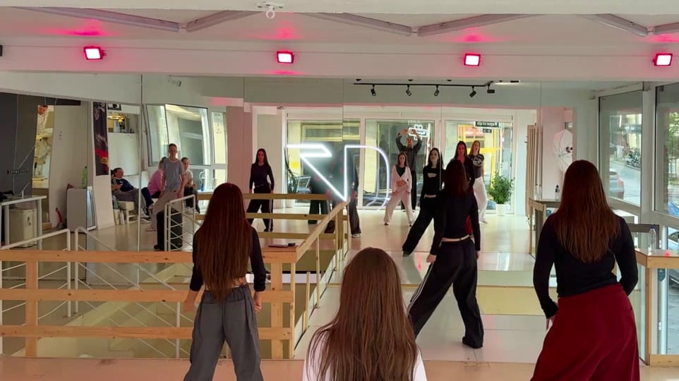 Post 4 by Endless Dance on TikTok (video)