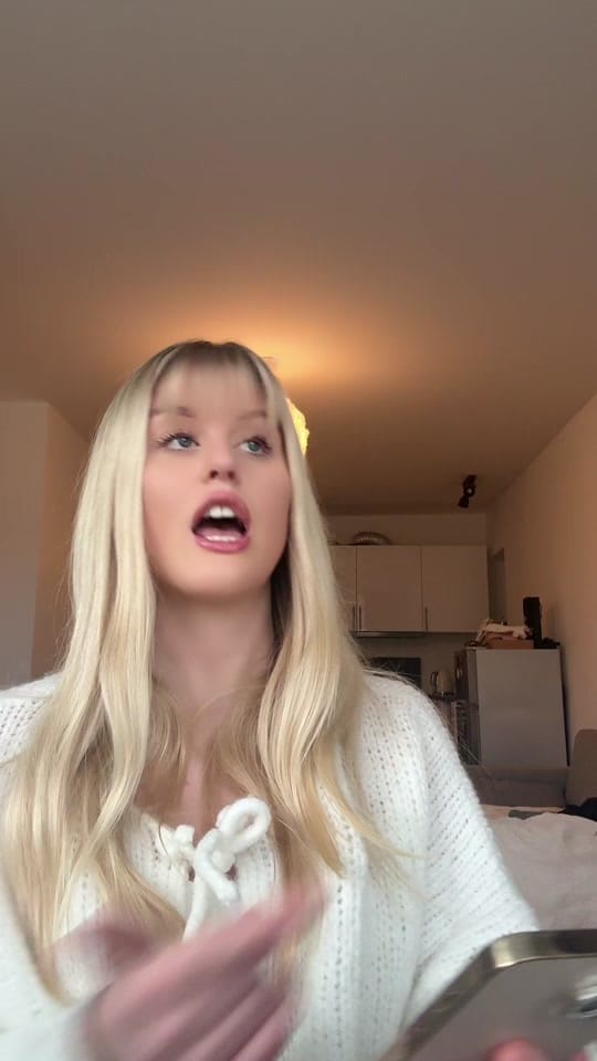 Post 2 by Lea ⭐️ on TikTok (video)