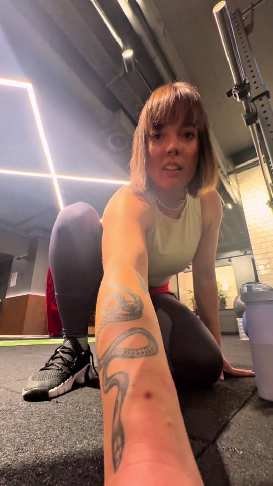 Post 5 by Jojo&Naomi on TikTok (video)