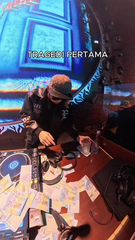 Post 10 by Berliana ms on TikTok (video)