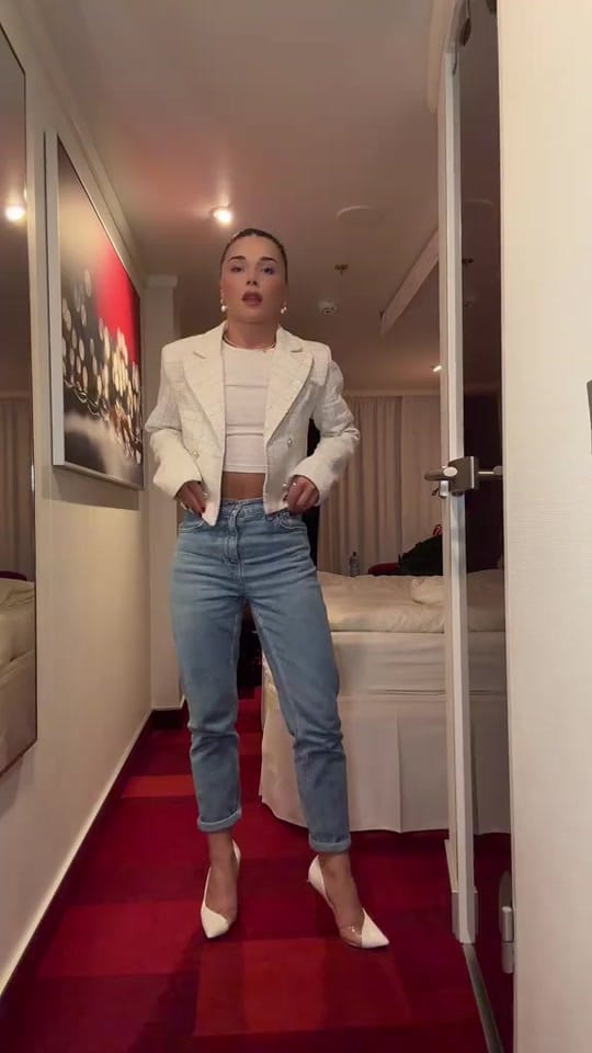 Post 4 by Anastasia Maruster on TikTok (video)