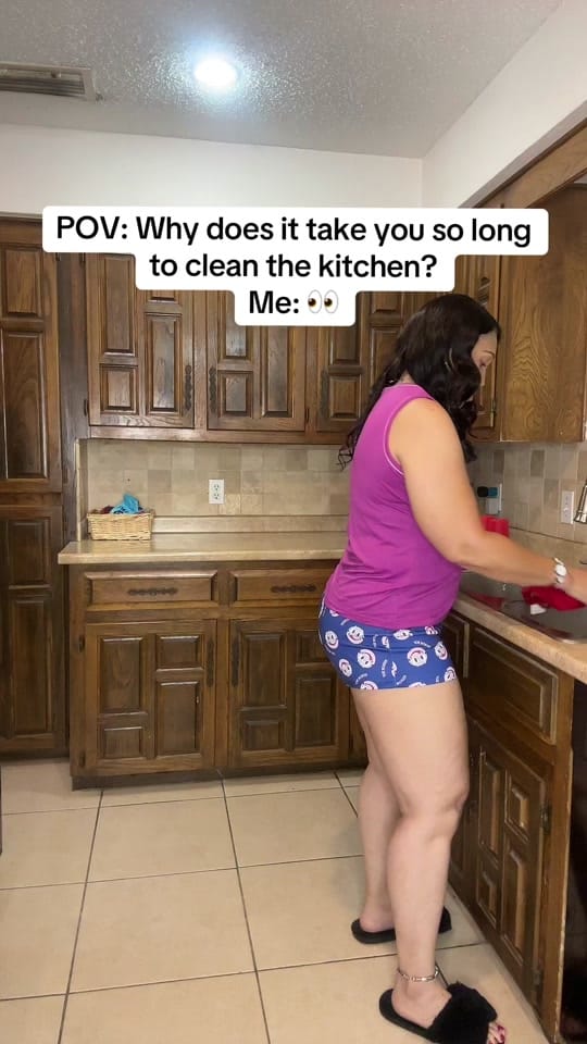 Post 5 by Nikki Kruz on TikTok (video)