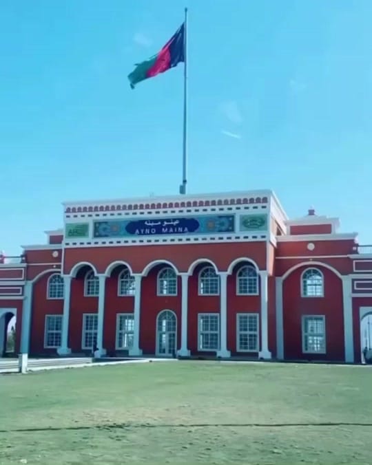 Post 2 by Kainat on TikTok (video)