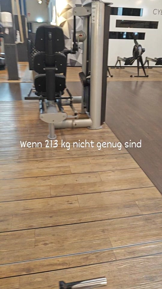 Post 6 by Julia on TikTok (video)
