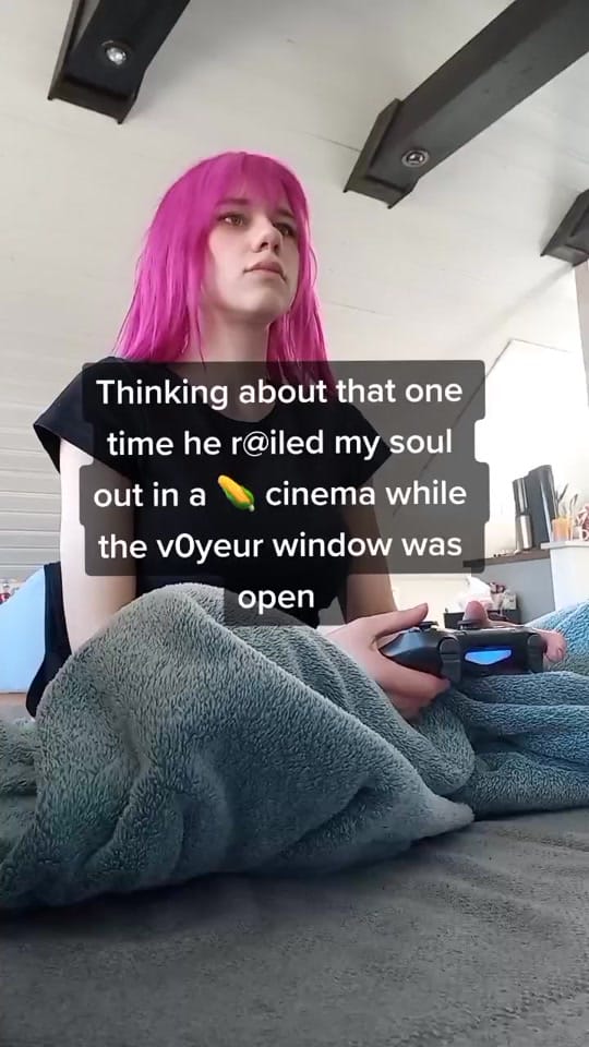 Post 10 by Julia on TikTok (video)