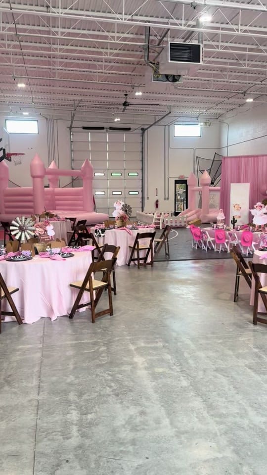 Post 7 by prettyparty_events on TikTok (video)