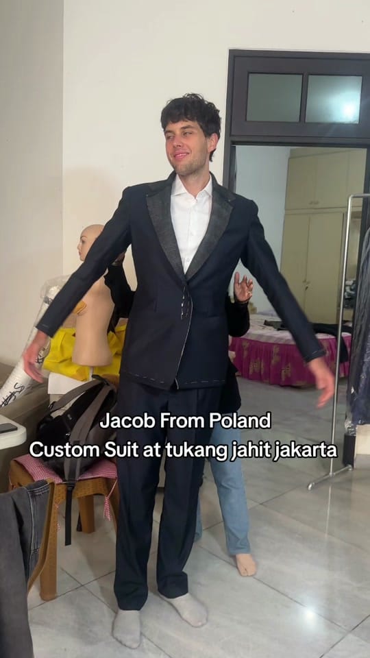 Post 8 by Tukang Jahit Jakarta on TikTok (video)