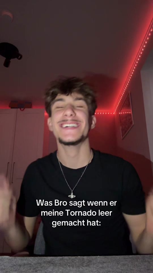 Post 5 by Der insimodus on TikTok (video)