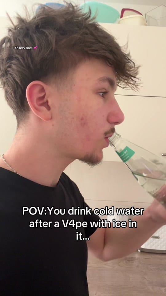 Post 10 by Der insimodus on TikTok (video)