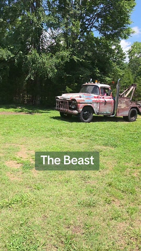 Post 5 by Tennessee Tiny Weddings on TikTok (video)