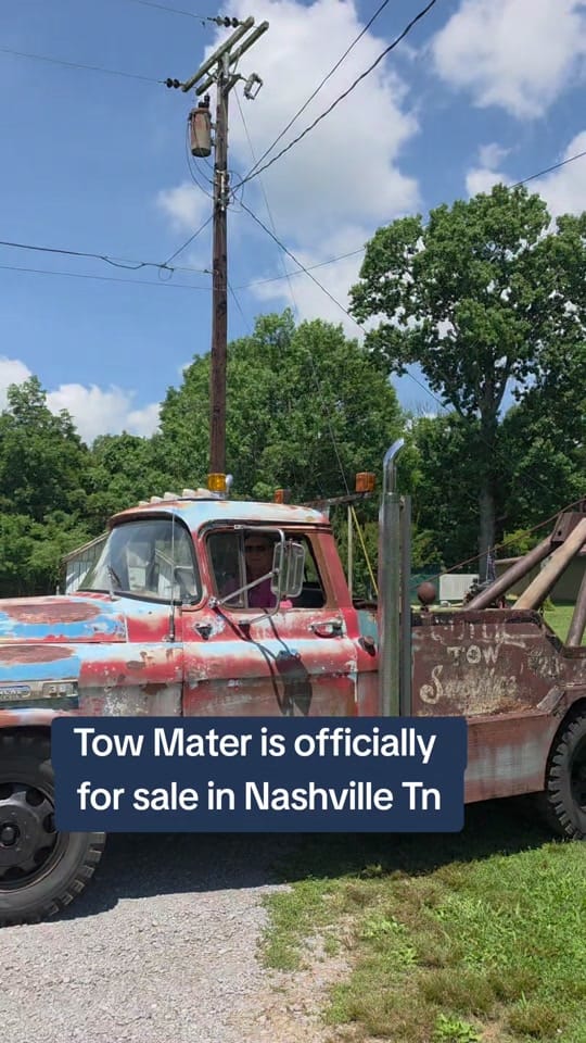 Post 6 by Tennessee Tiny Weddings on TikTok (video)