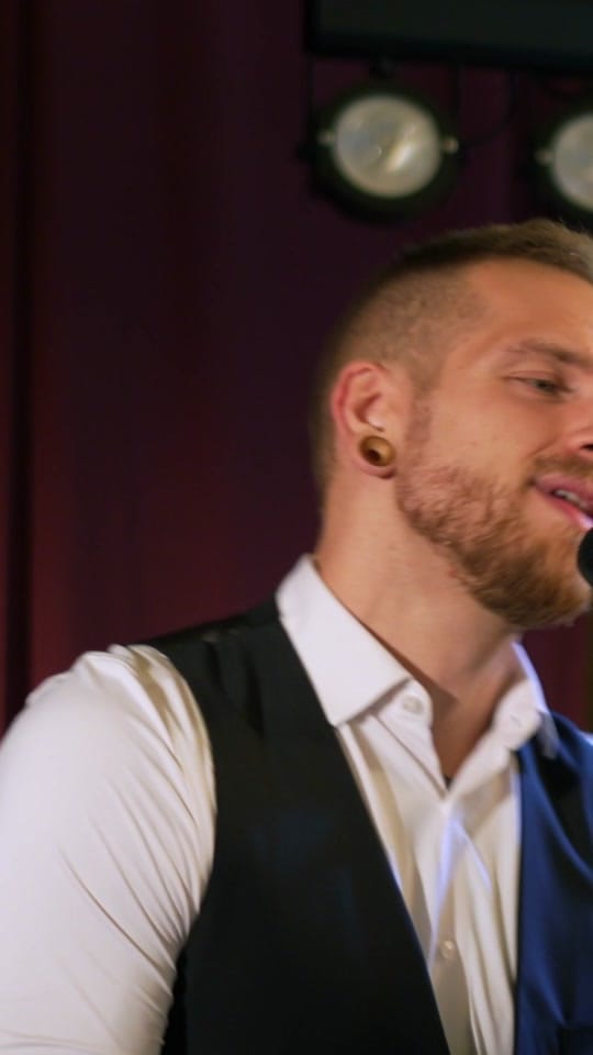 Post 4 by robincarpemusic on TikTok (video)