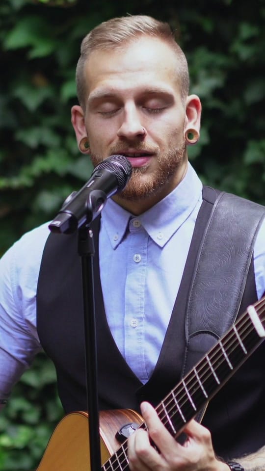 Post 6 by robincarpemusic on TikTok (video)