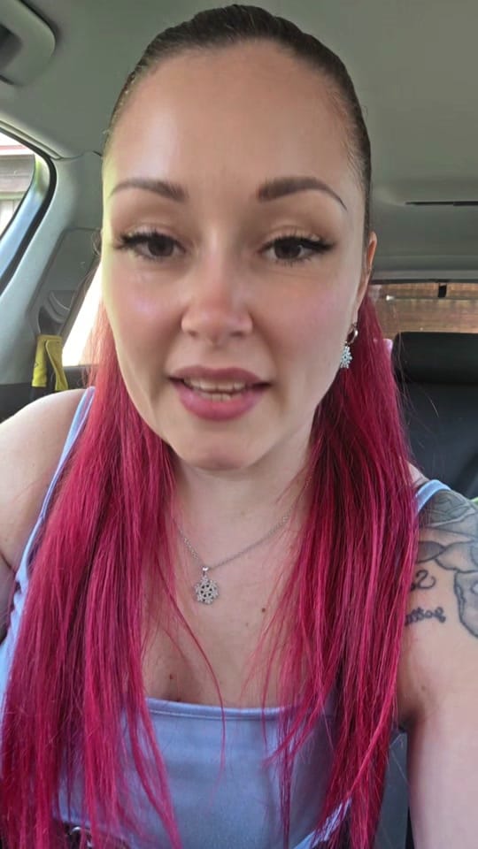 Post 4 by Mika on TikTok (video)