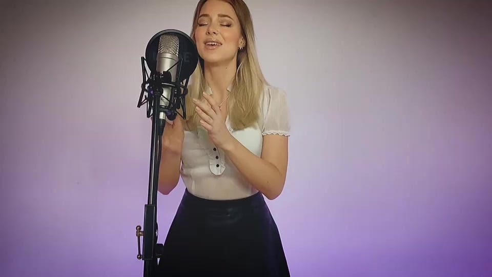 Post 6 by Veronika Riedl on TikTok (video)