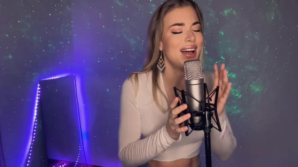 Post 1 by Veronika Riedl on TikTok (video)