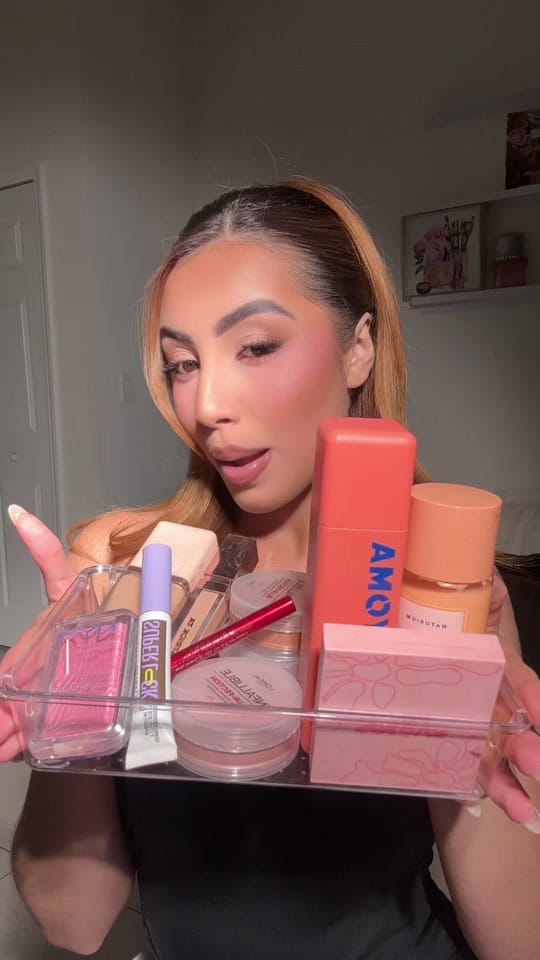 Post 3 by bellasbeautymua_ on TikTok (video)