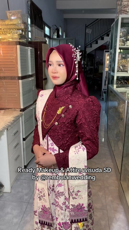Post 6 by SEWA YEARBOOK, KEBAYA & MAKEUP on TikTok (video)