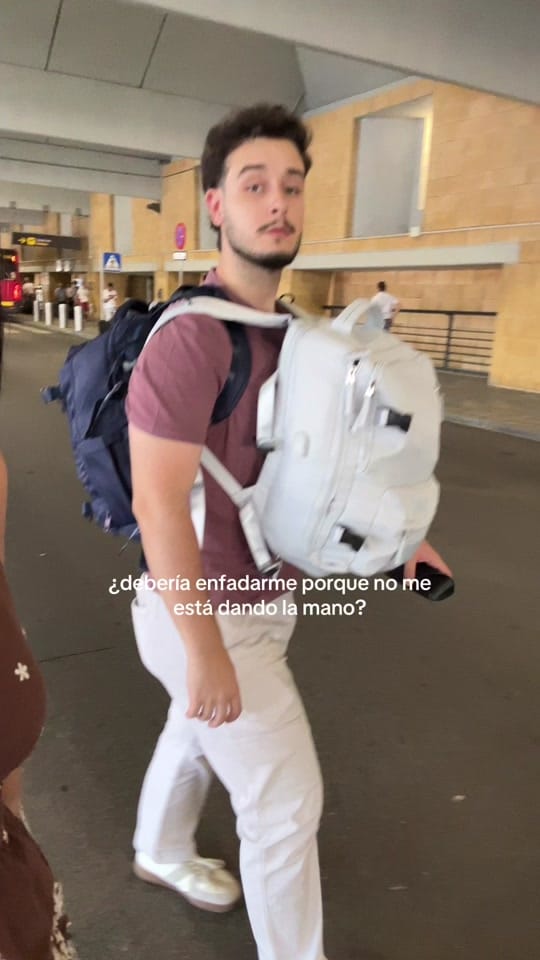 Post 2 by Natalia Gones on TikTok (video)