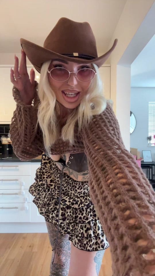 Post 3 by ELLIE-MAE FORD on TikTok (video)