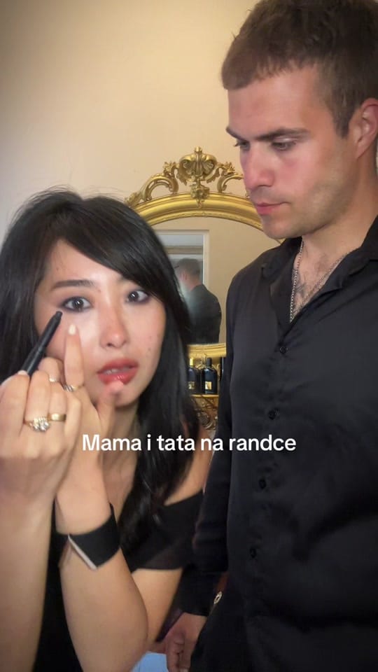 Post 5 by Momoko Lugowska on TikTok (video)