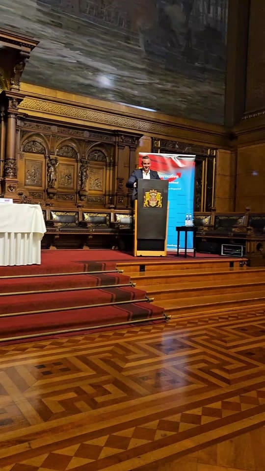 Post 5 by AfD Hamburg-Harburg on TikTok (video)