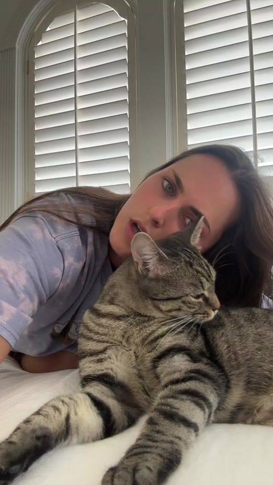 Post 5 by Hannah Bennett, DPT on TikTok (video)