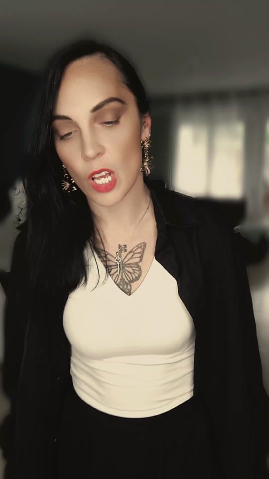Post 7 by 🦋𝗝𝗨𝗟𝗜𝗘 _𝗢𝗙𝗙𝟳𝟲🦋©️ on TikTok (video)