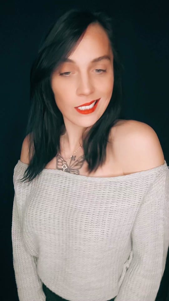 Post 9 by 🦋𝗝𝗨𝗟𝗜𝗘 _𝗢𝗙𝗙𝟳𝟲🦋©️ on TikTok (video)