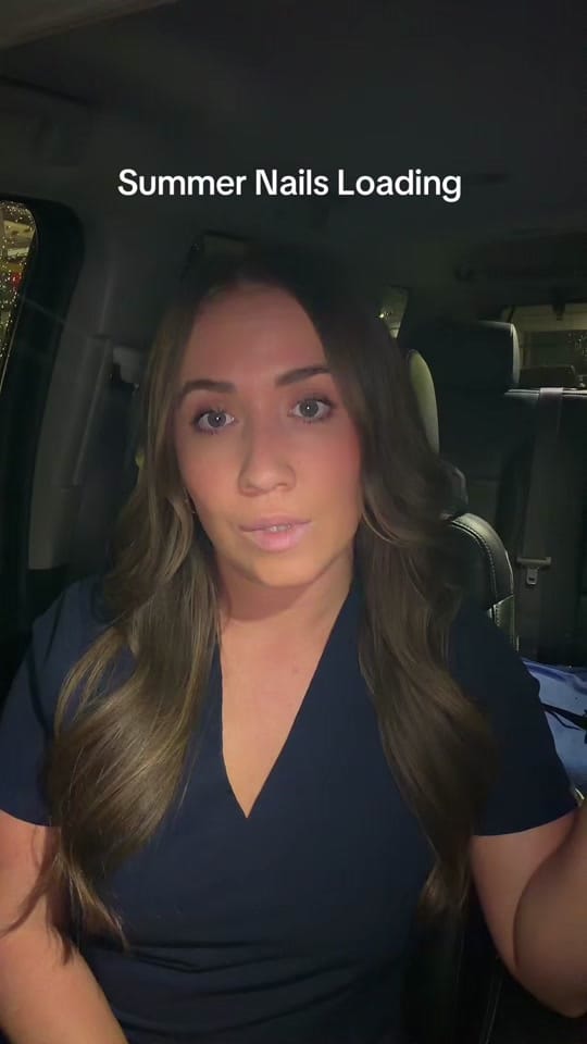 Post 2 by Lara on TikTok (video)