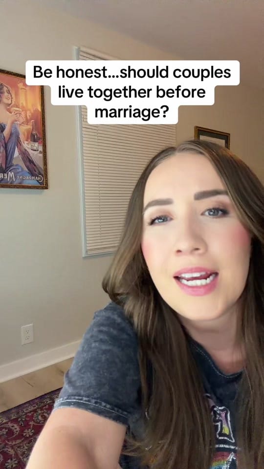 Post 7 by Lara on TikTok (video)