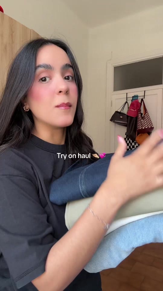 Post 5 by Isa Becaría on TikTok (video)