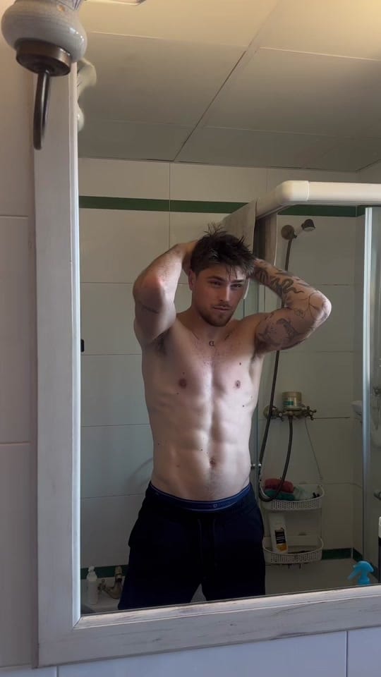 Post 9 by el22 on TikTok (video)