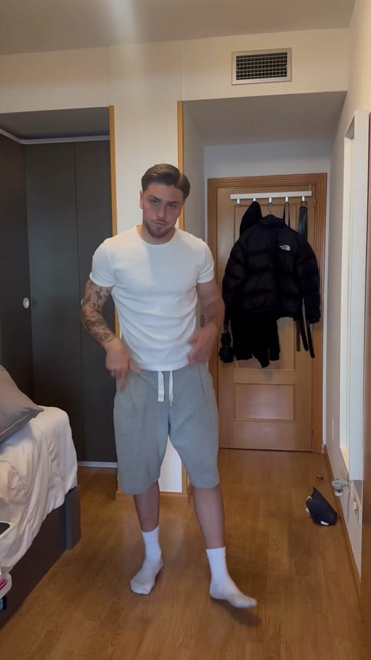 Post 5 by el22 on TikTok (video)