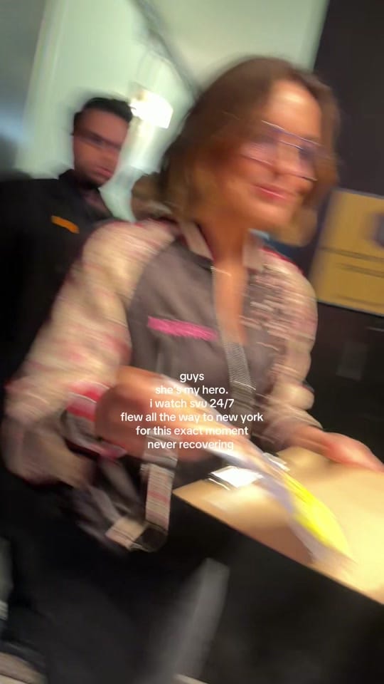 Post 8 by OLIVIA on TikTok (video)